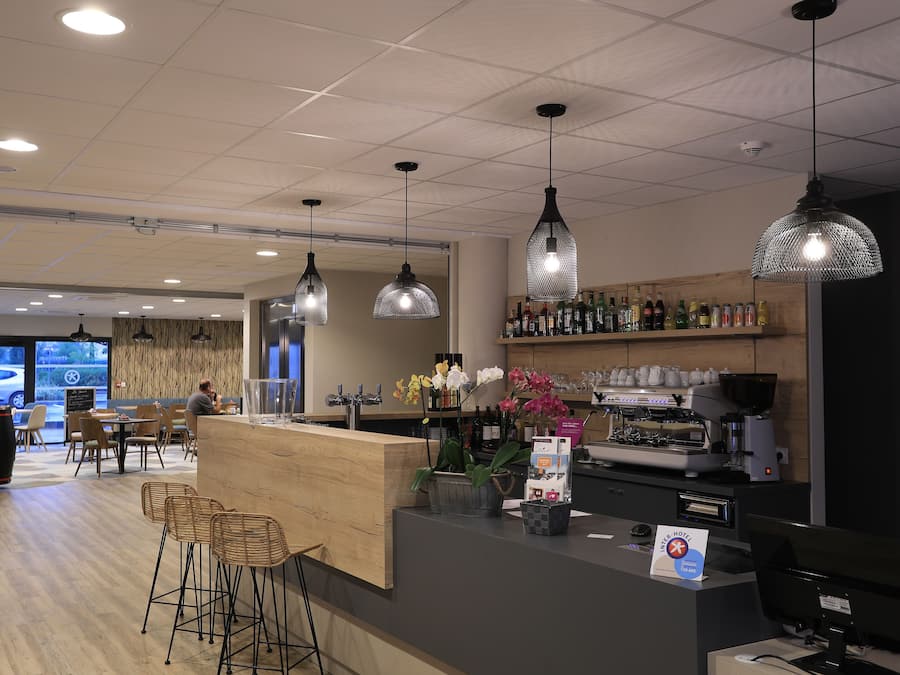 Bar (in der Unterkunft)