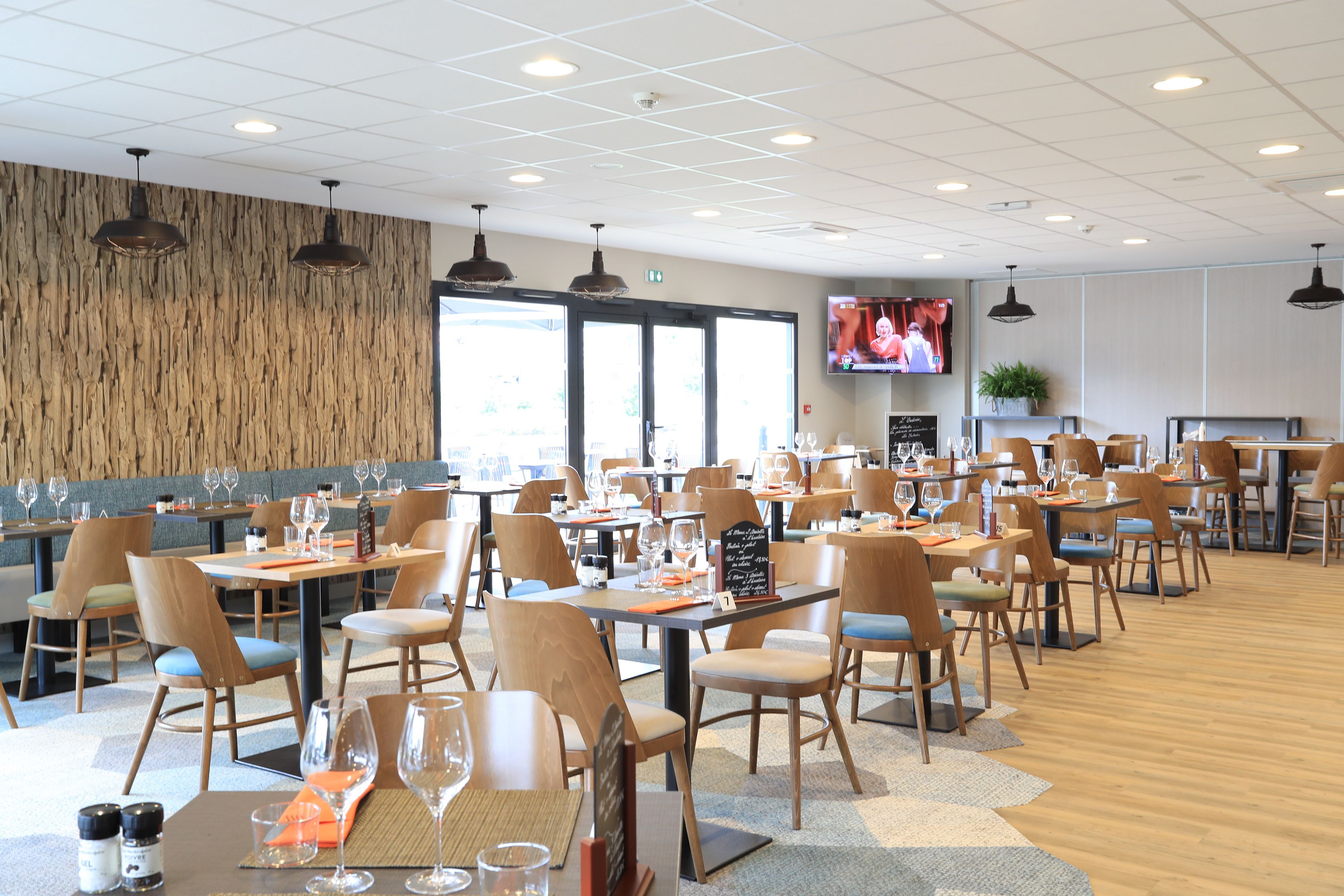 daily buffet breakfast (eur 12.50 per person)