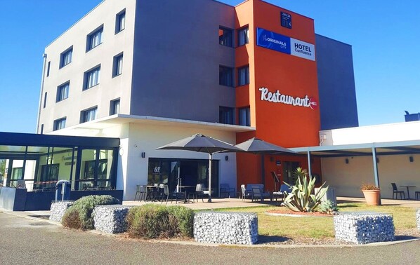 Front of property - The Originals City, Hôtel de la Confluence (Damazan)