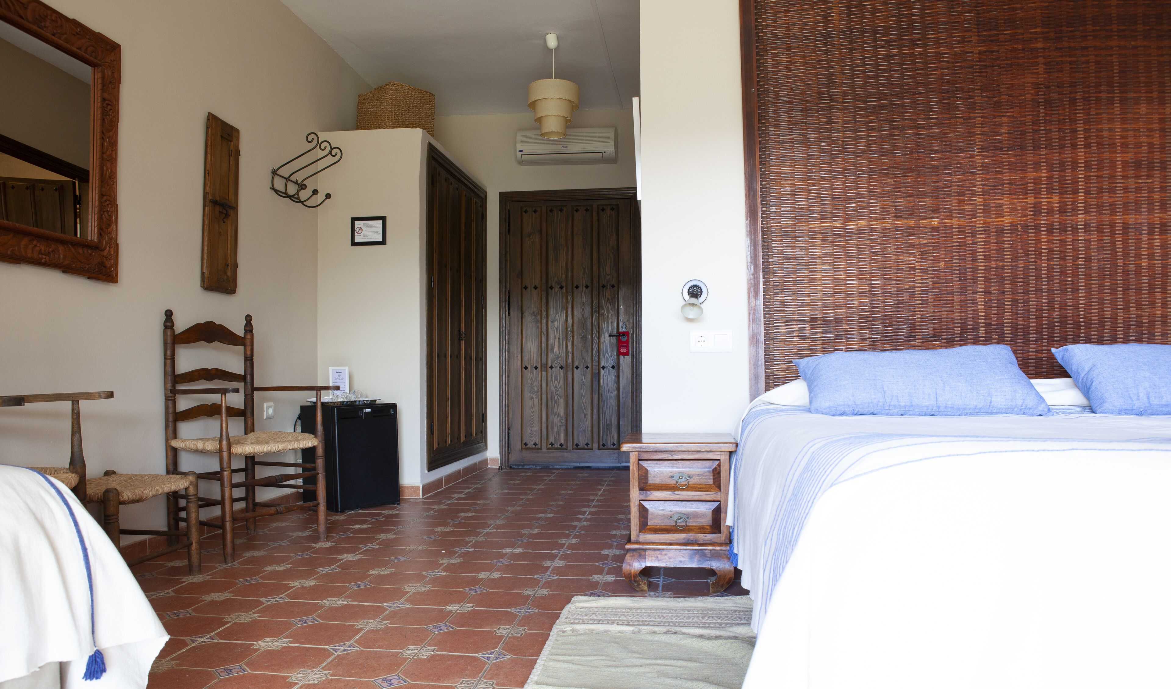 superior double or twin room, terrace | free wifi, bed sheets