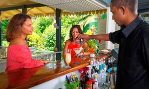 Bar (en la propiedad)