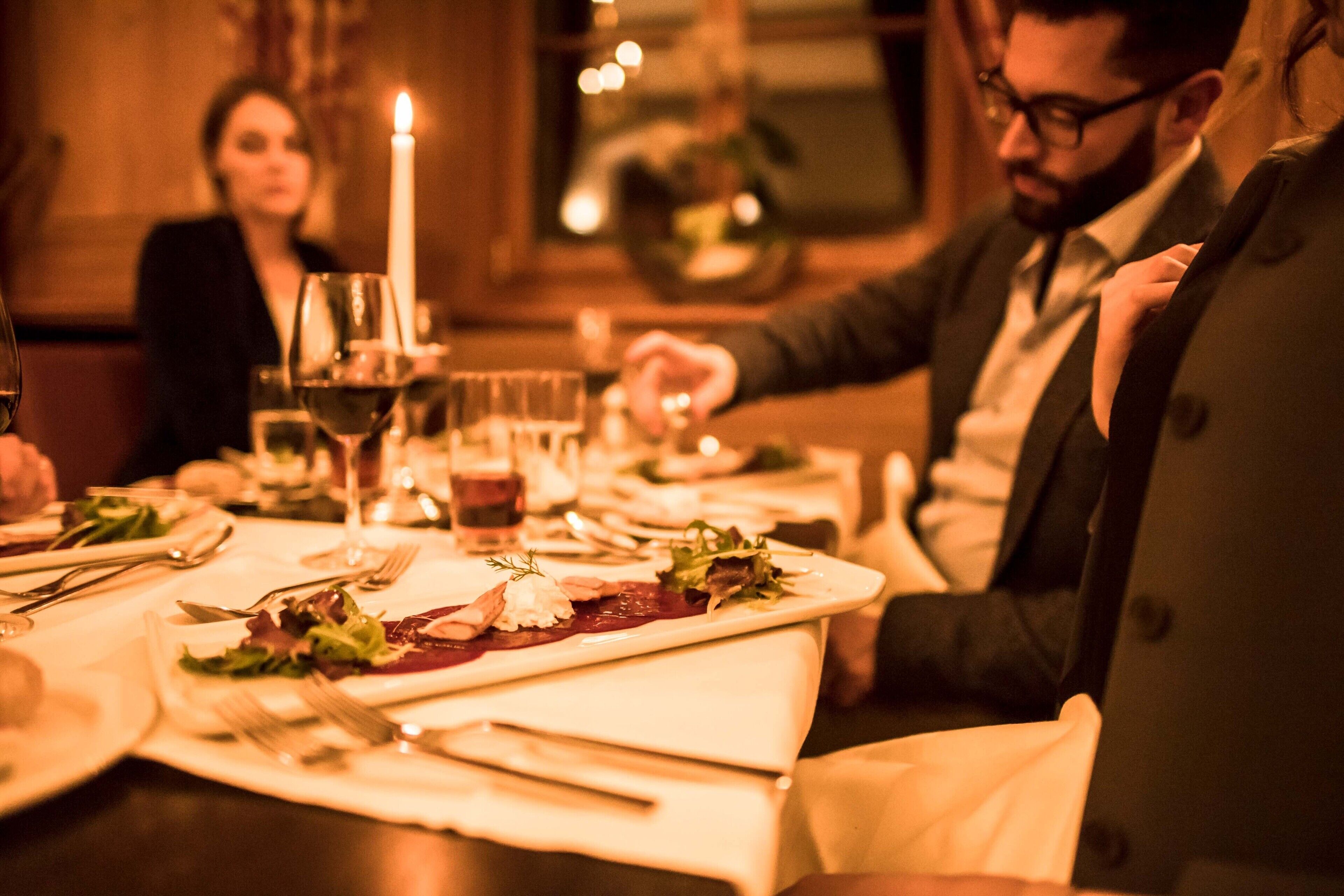 2 restaurants, breakfast, lunch served; local and international cuisine