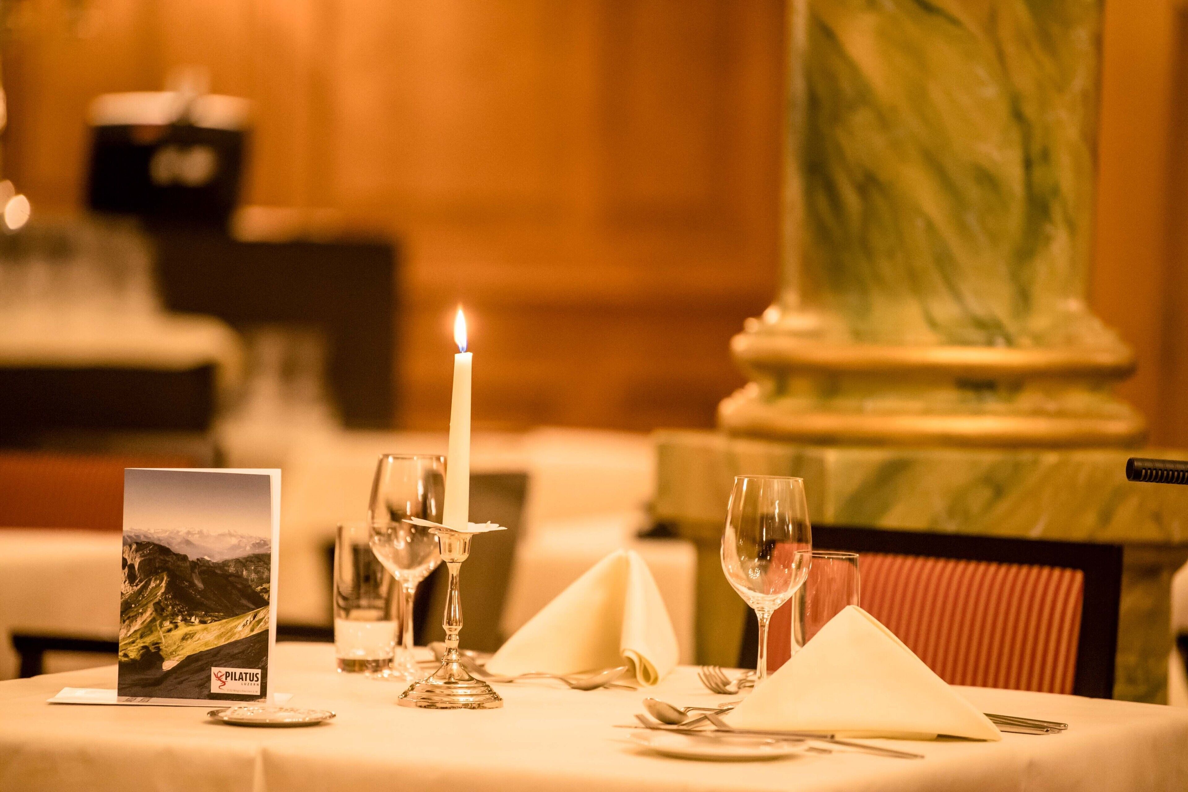 2 restaurants, breakfast, lunch served; local and international cuisine