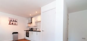 Appartamento Premium, 1 camera da letto | Angolo cottura privato | Frigorifero, microonde, macchina per tè/caffè