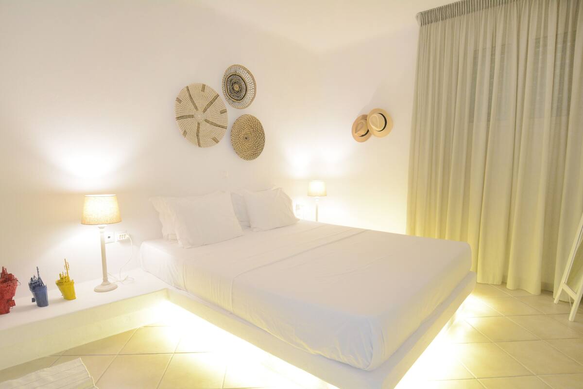 Departamento, 1 cama King size, alberca privada, vista al mar (Sky) | 1 habitación y caja de seguridad en la habitación
