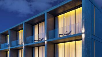 Surfing/boogie boarding