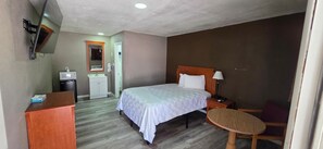 Standard Room, 1 Bedroom, Accessible, Refrigerator & Microwave | Desk, rollaway beds, free wired internet, bed sheets