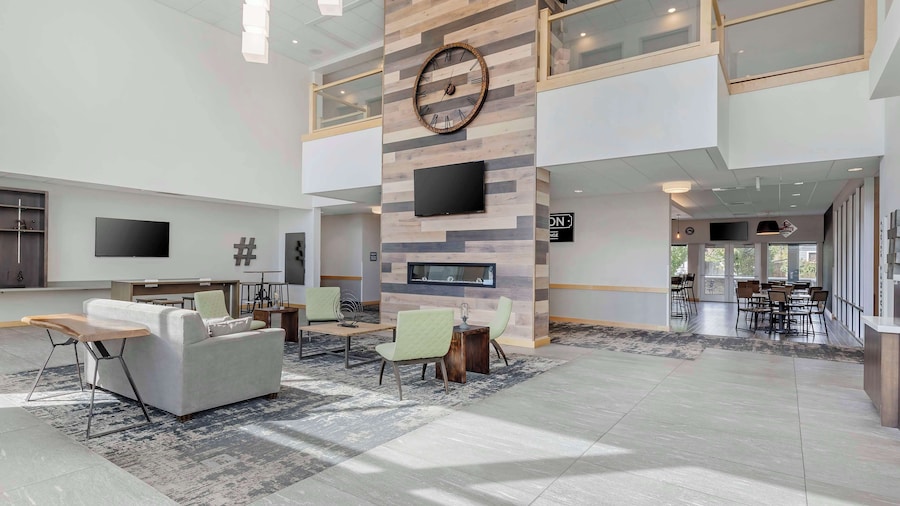 Best Western Plus Peppertree Nampa Civic Center Inn