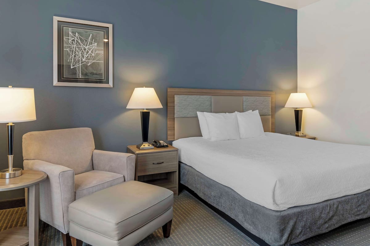 Caja de seguridad en la habitación y decoración personalizada