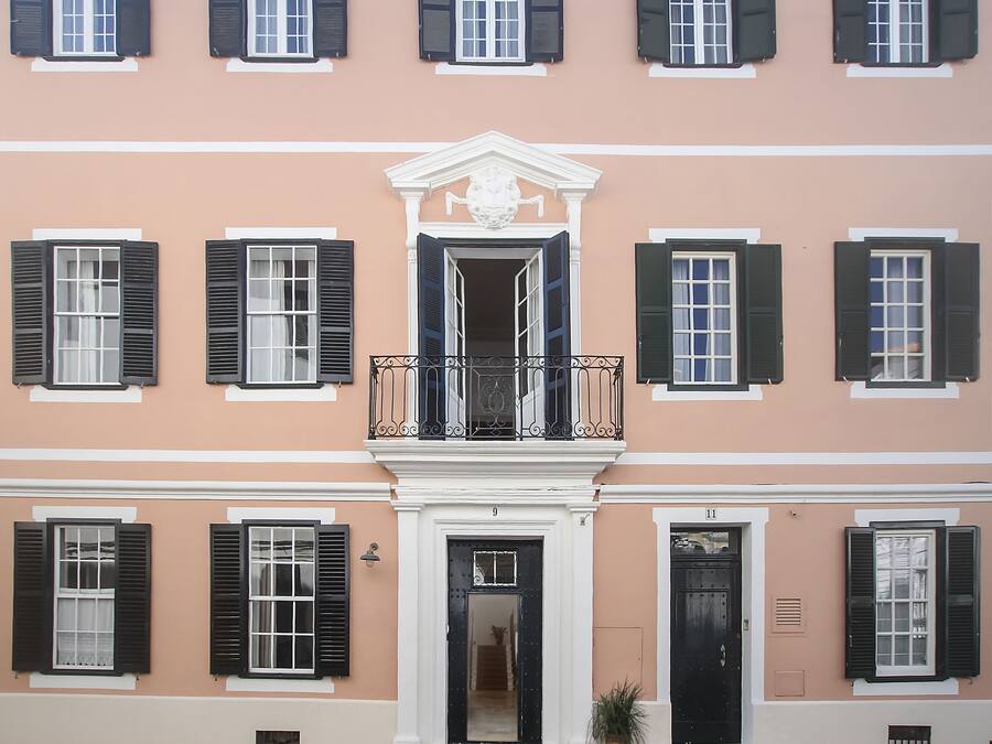 Fachada de la propiedad