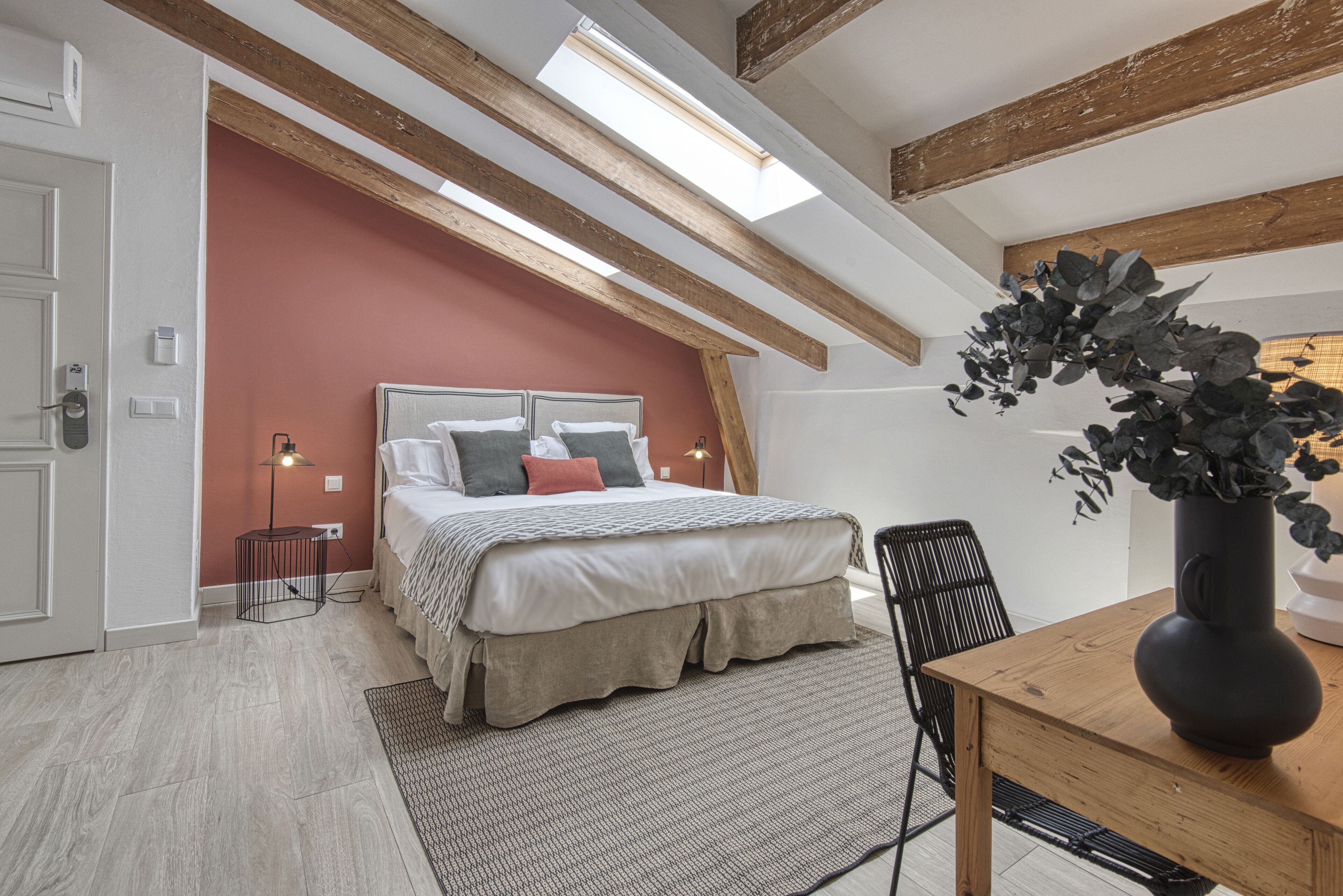 cozy | 1 bedroom, premium bedding, minibar, in-room safe