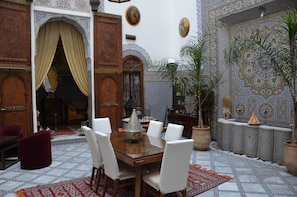 Free daily continental breakfast - Le Patio De Fes (Fes)