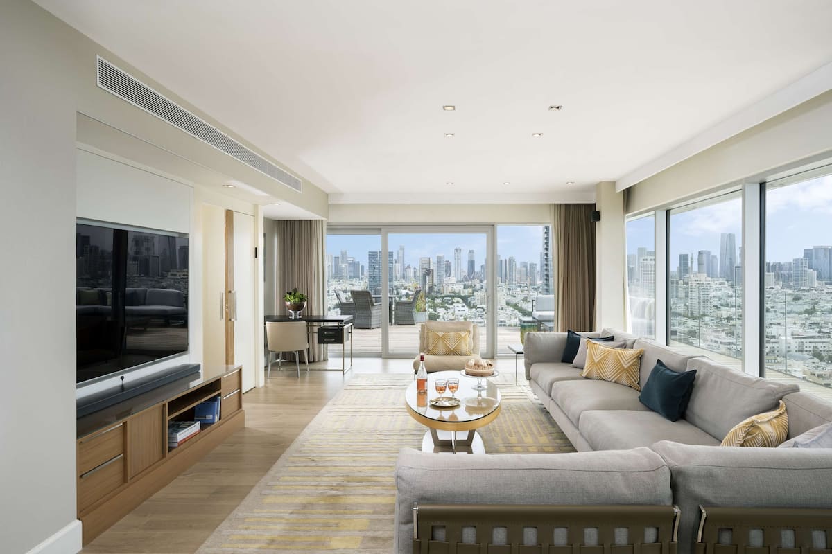 white city vista suite | living area | 48-inch lcd tv with cable channels, tv, pay films