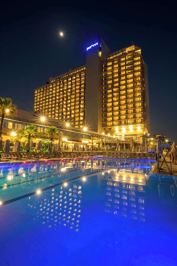 Outdoor pool, open 7:00 AM to 6:30 PM, pool umbrellas, pool loungers