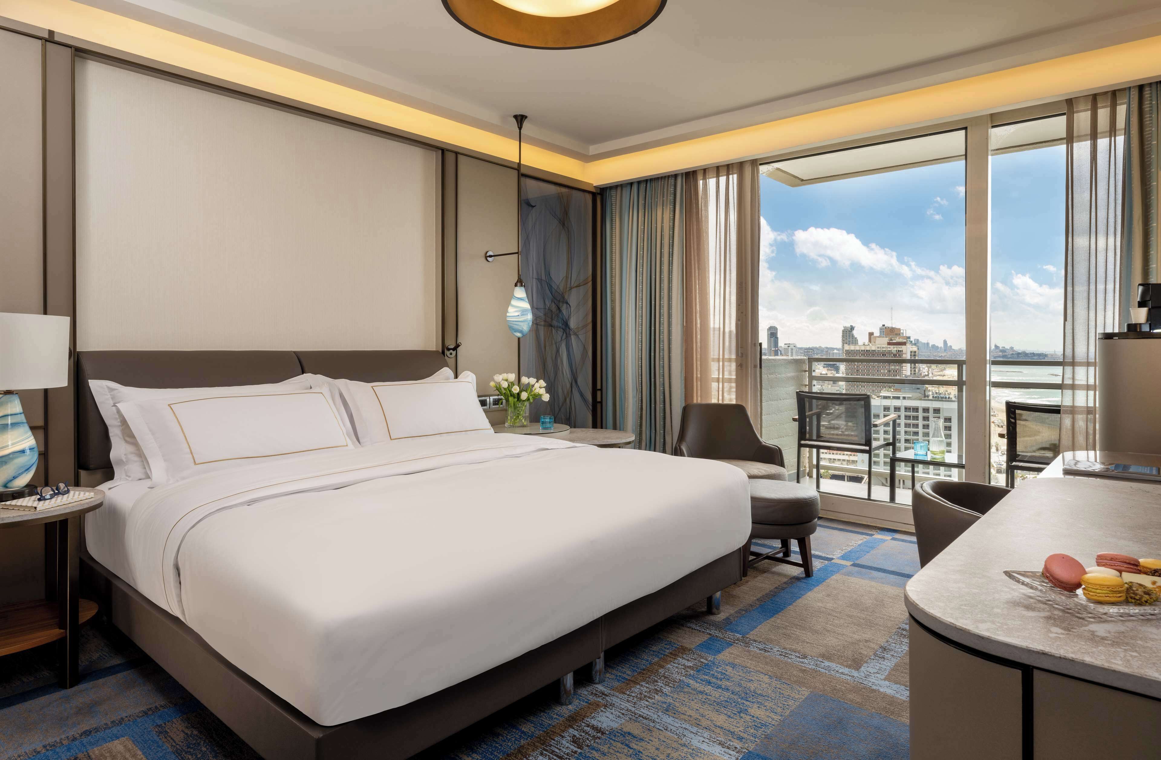 King Vista Premium Room with Sea View | Ropa de cama de alta calidad y minibar 