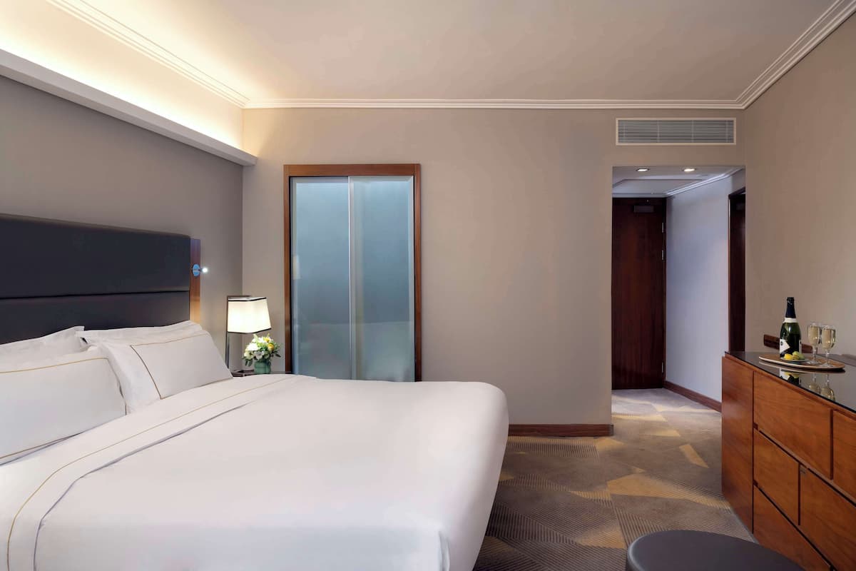 King Vista Room with Sea View | Ropa de cama de alta calidad y minibar