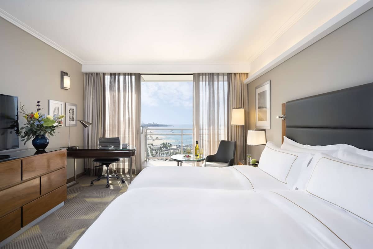 Twin Vista Room with Sea View | Premium bedding, minibar, in-room safe, desk