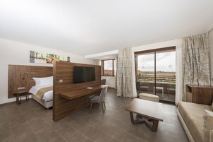 Caja fuerte, escritorio, sistema de insonorización y wifi gratis