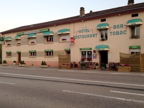 Front of property - Hôtel Bel Air (Marville)