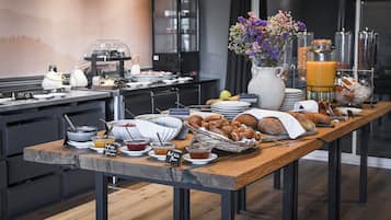 Päivittäinen buffetaamiainen maksusta
