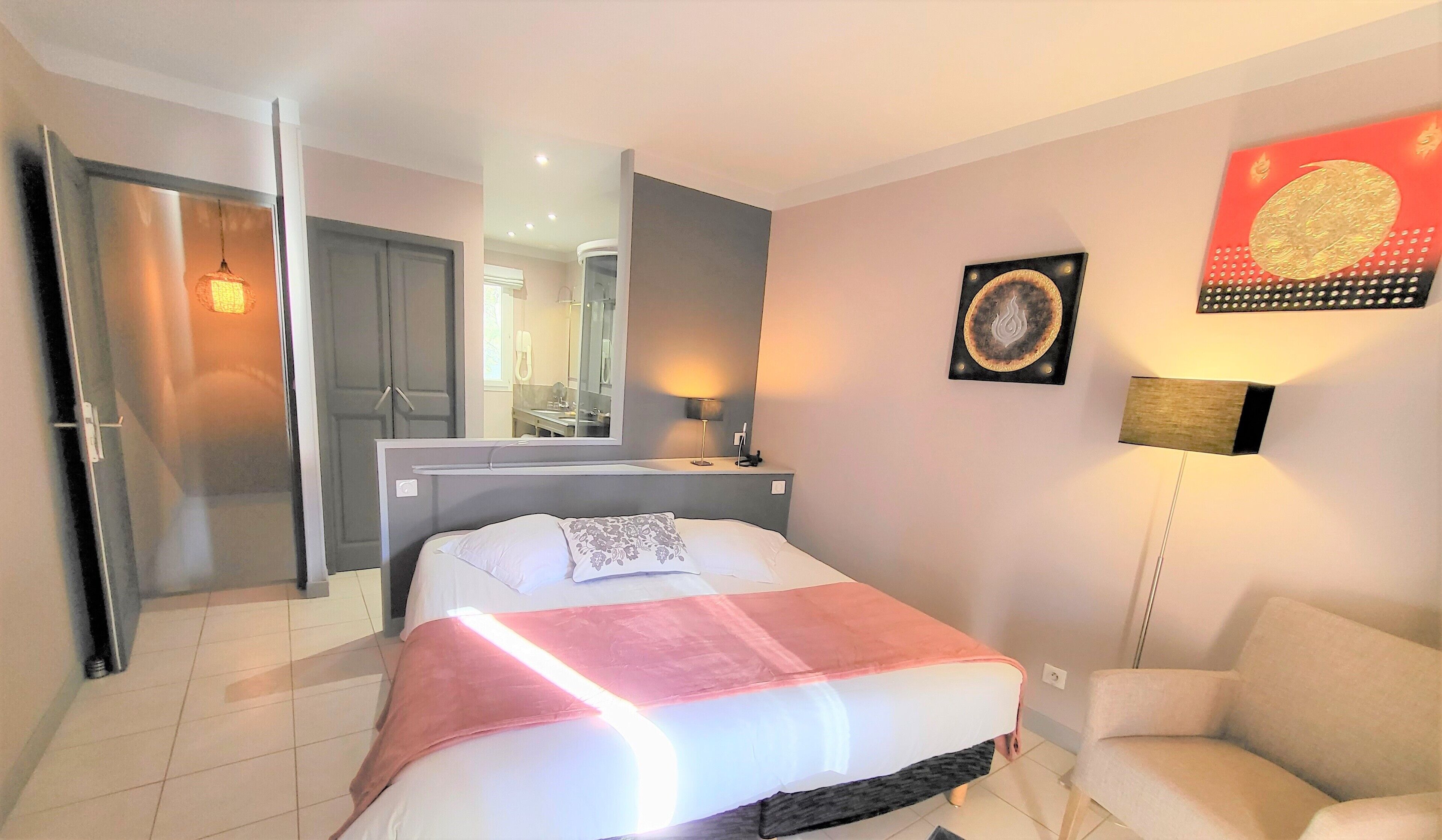 junior suite | 1 bedroom, premium bedding, minibar, in-room safe