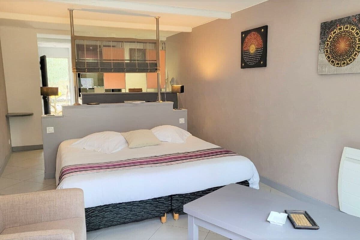 comfort double room, terrace, garden view | 1 bedroom, premium bedding, minibar, in-room safe