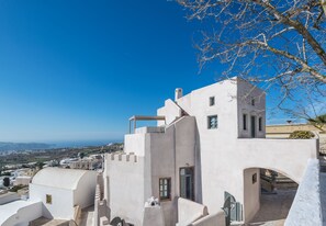 Exterior - Kastro Mansion (Santorini)