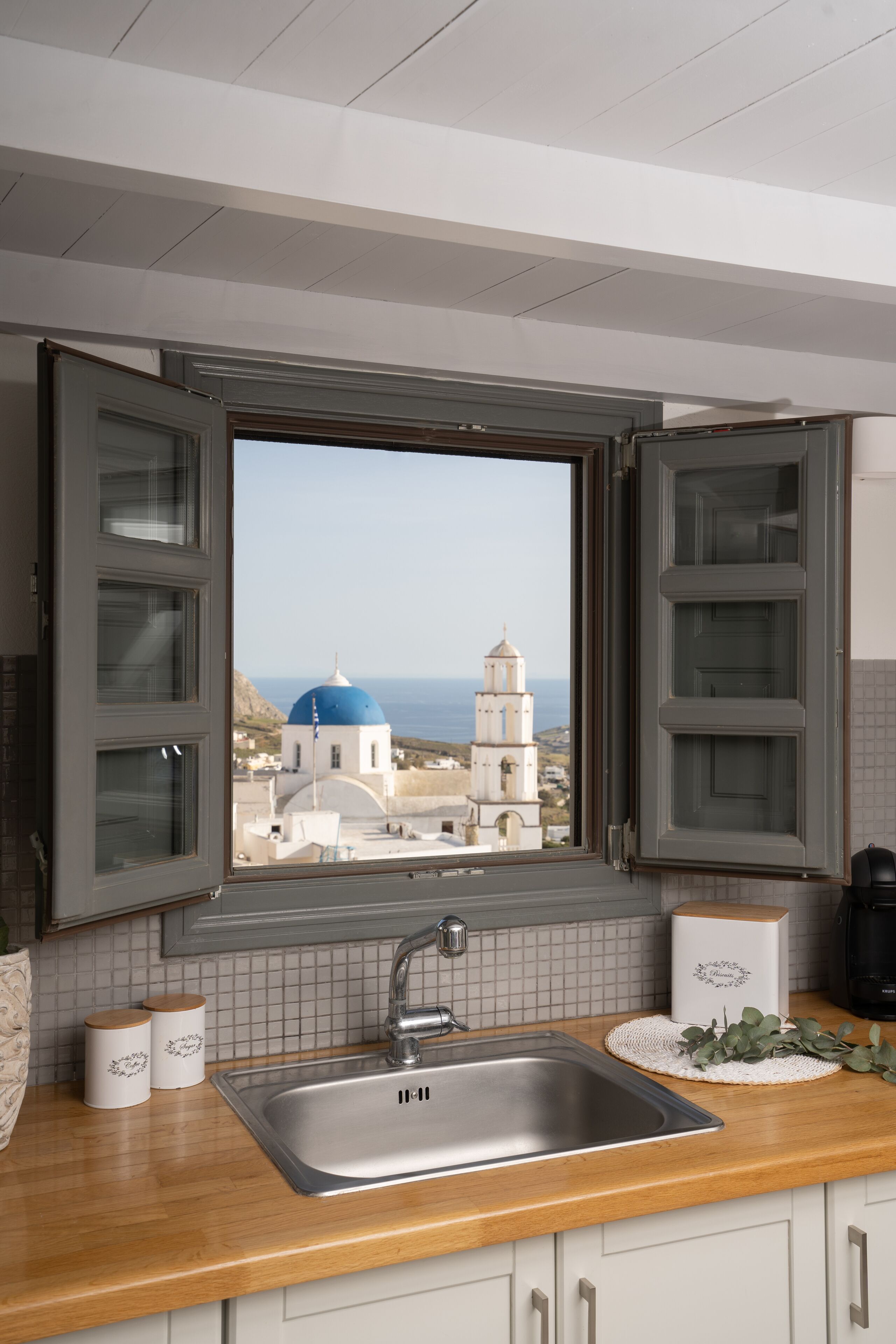 honeymoon suite, sea view (zeus) | private kitchen | fridge, coffee/tea maker, electric kettle