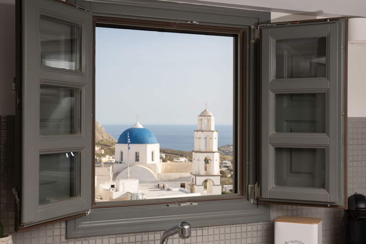 honeymoon suite, sea view (zeus) | private kitchen | fridge, coffee/tea maker, electric kettle