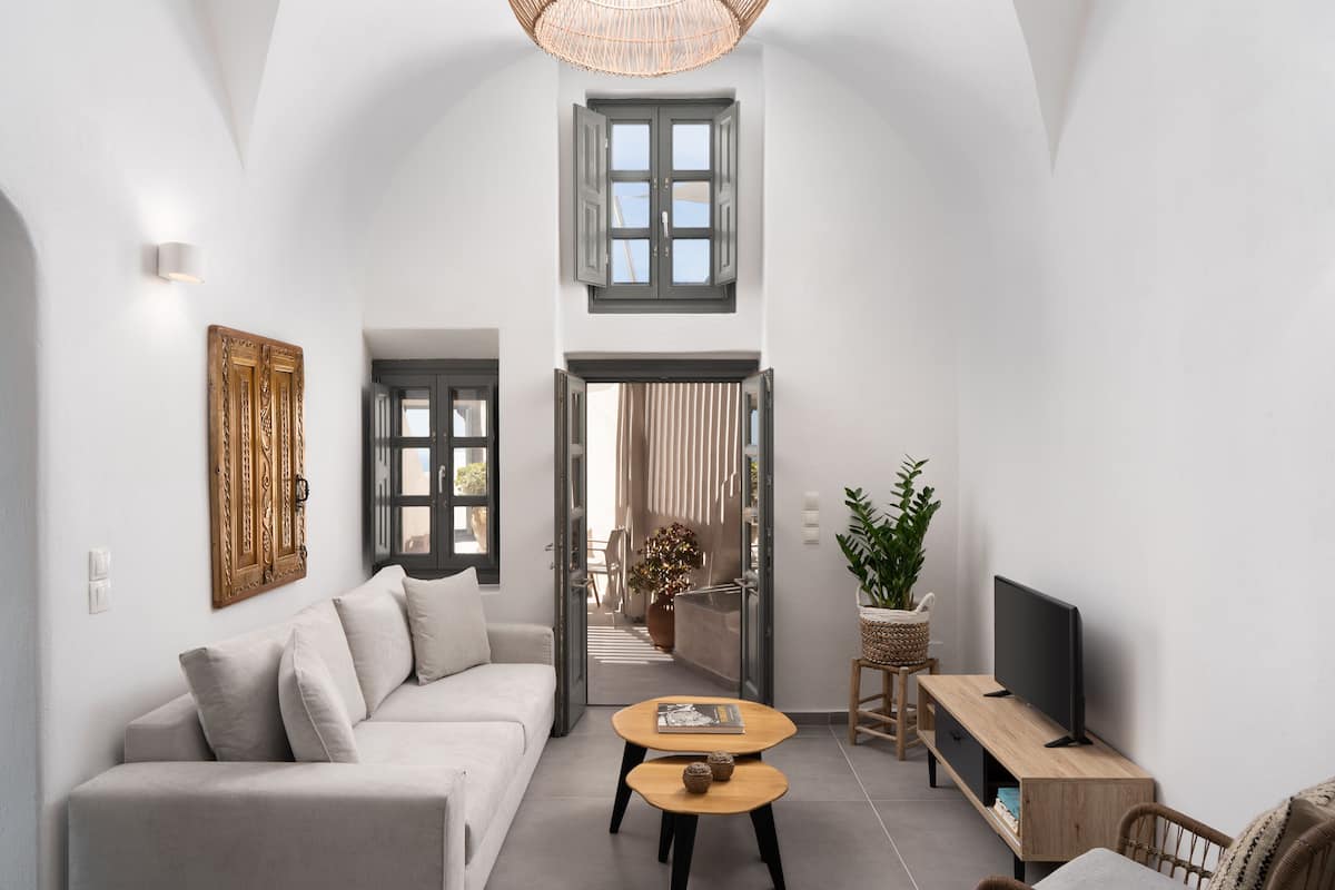 premium suite, 2 bedrooms, hot tub (calypso) | living area | lcd tv