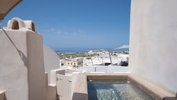 Deluxe Suite, 2 Bedrooms, Hot Tub, Sea View | Terrace/patio