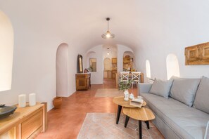 Traditional Suite (Hermes) | Living room - Kastro Mansion (Santorini)