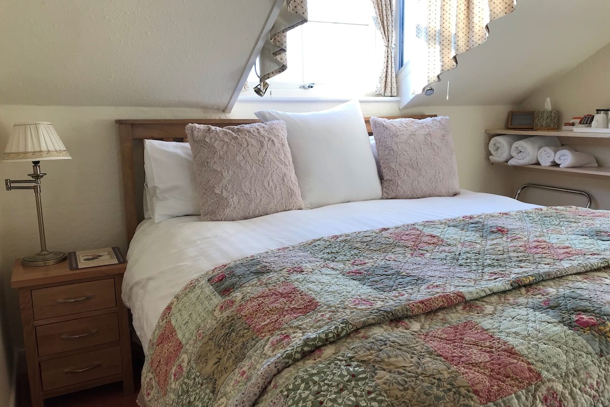 Cortinas blackout, tabla de planchar con plancha y wifi gratis
