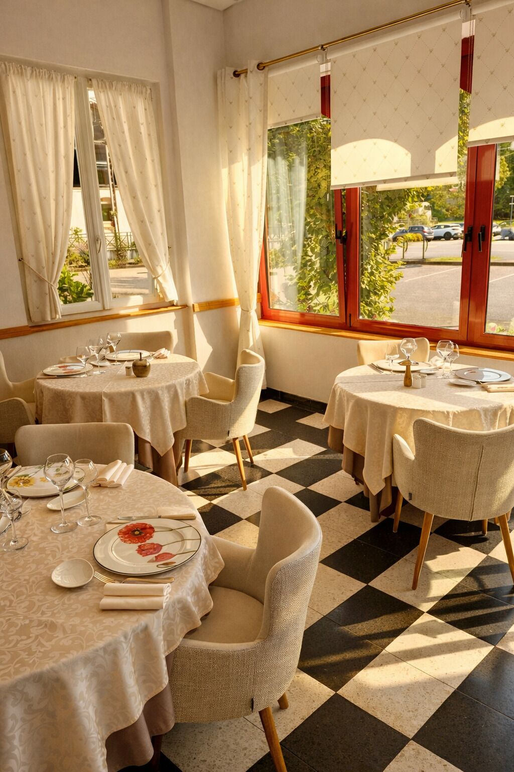 Lunch and dinner served, French cuisine