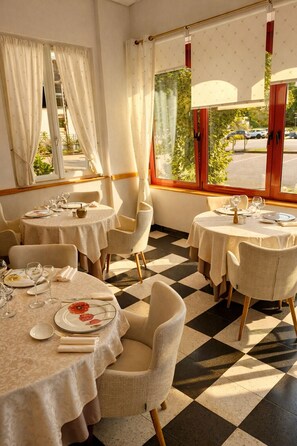 Lunsj og middag serveres, franske retter