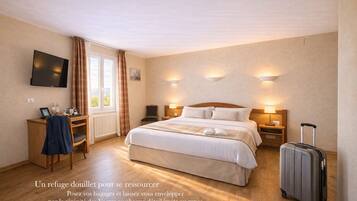 Camera Comfort | Con stile personalizzato, con arredamento individuale, una scrivania