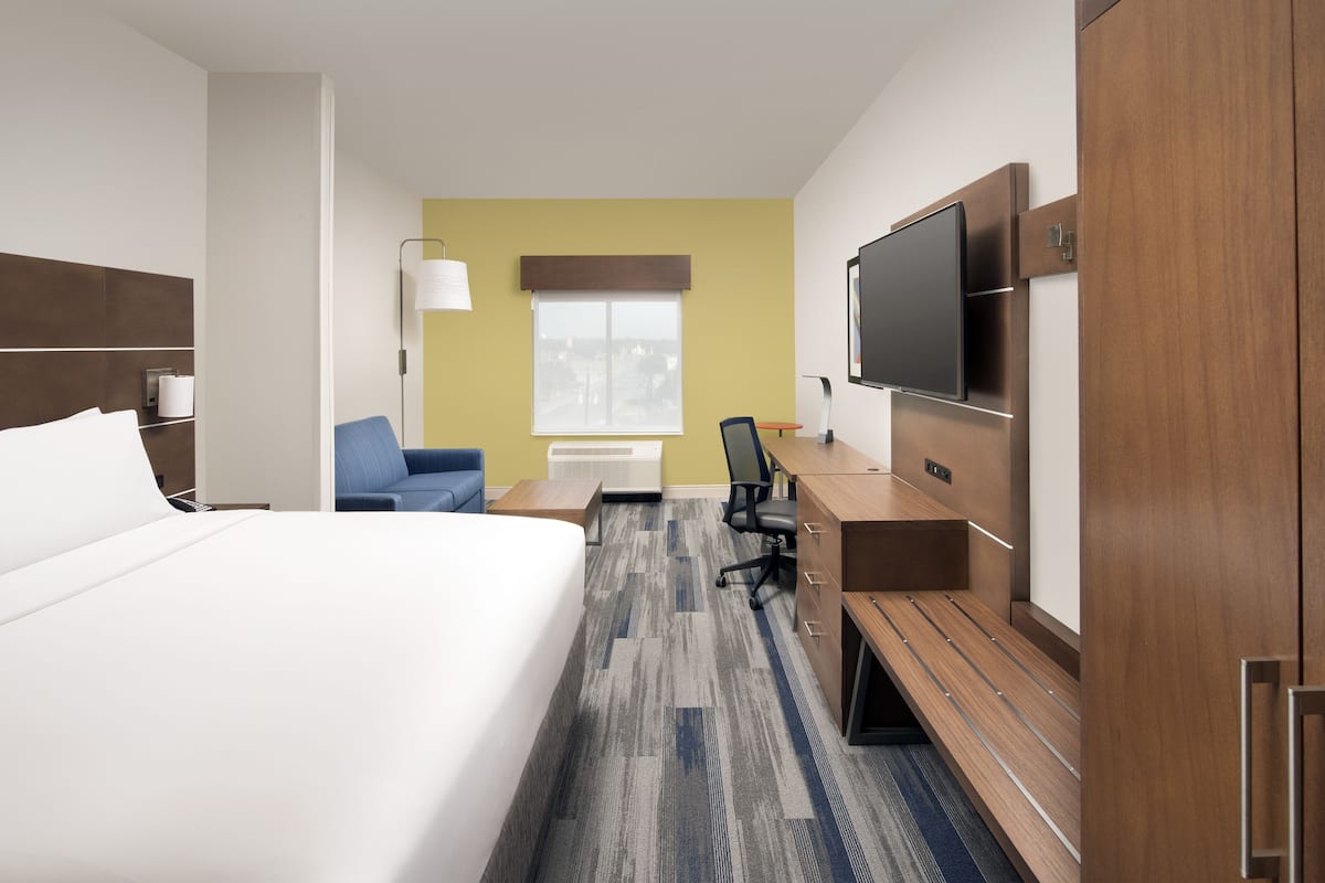 In-room safe, desk, iron/ironing board, free cots/infant beds
