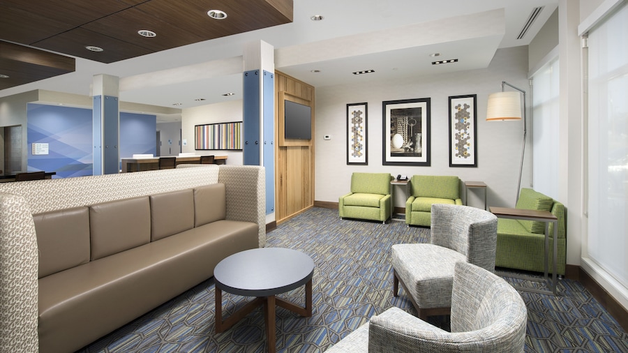 Holiday Inn Express & Suites San Antonio North - Windcrest by IHG
