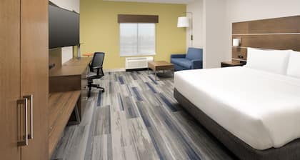 Holiday Inn Express & Suites San Antonio North - Windcrest by IHG