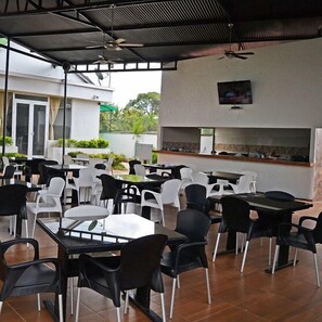 Breakfast, lunch and dinner served - Hotel Casa Mateo Campestre (Rivera)