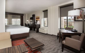 Egyptian cotton sheets, premium bedding, desk, blackout drapes - Holiday Inn Express Springfield Downtown by IHG (Springfield)