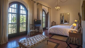 Suite – executive