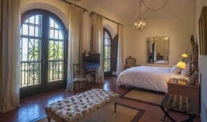 行政套房 | 迷你吧、客房內保險箱、書桌、隔音