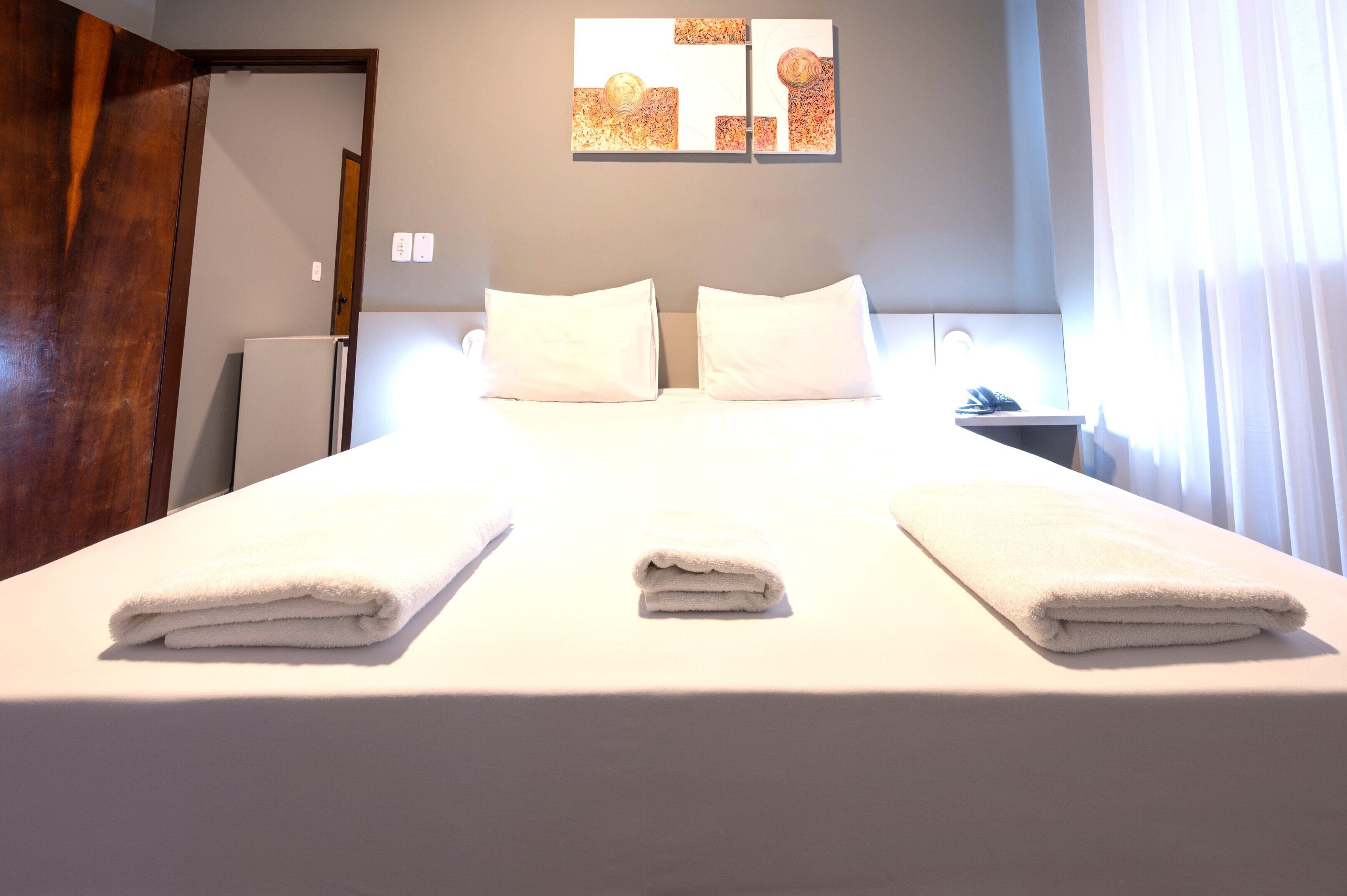 ห้องสวีท | มินิบาร์, ผ้าม่านกันแสง, Wi-Fi ฟรี, ผ้าปูที่นอน