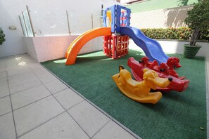 室外兒童遊樂區