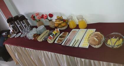 Hostal y Apartamentos Guest Home