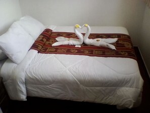 Caja de seguridad en la habitación y escritorio