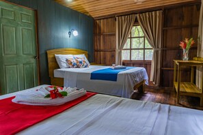 Bed sheets - Hidden Paradise Lodge (Drake Bay)