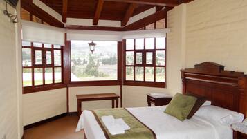 Traditional Quadruple Room, 2 Queen Beds | Free WiFi