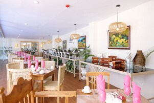 Desayuno buffet incluido todos los días
